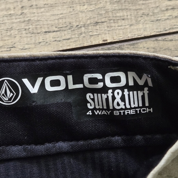 Volcolm Surf & Turf 4 Way Stretch Men's Tan 28 Shorts - Picture 7 of 9